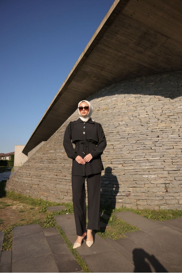 ÖN DÜĞMELİ BELDEN BAĞLAMALI TAKIM SİYAH