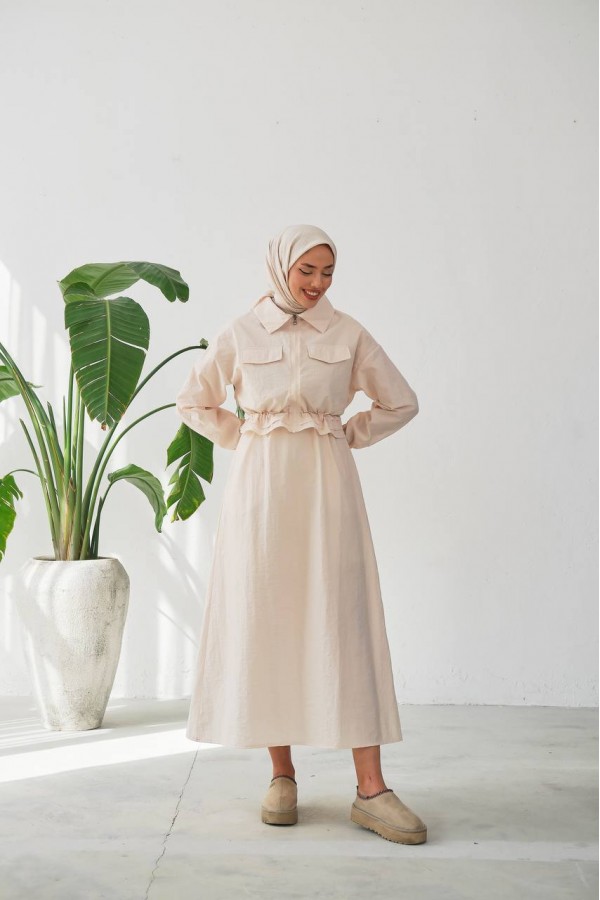 İKİLİ TAKİM : FERMUARLI CROP  CEKETLİ VE KOLSUZ UZUN  ELBİSE- PARAŞÜT KUMAŞ BEJ